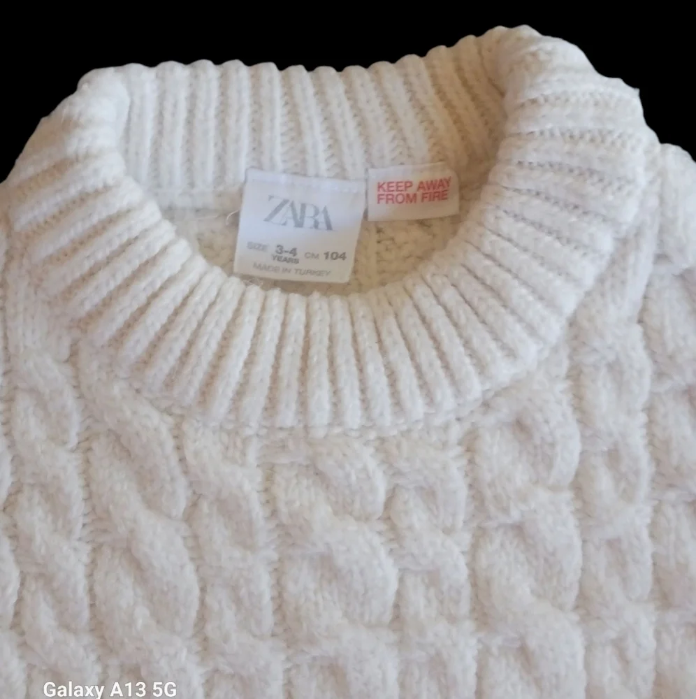 Zara Cream Cable Knit Sweater - Picture 1 of 4